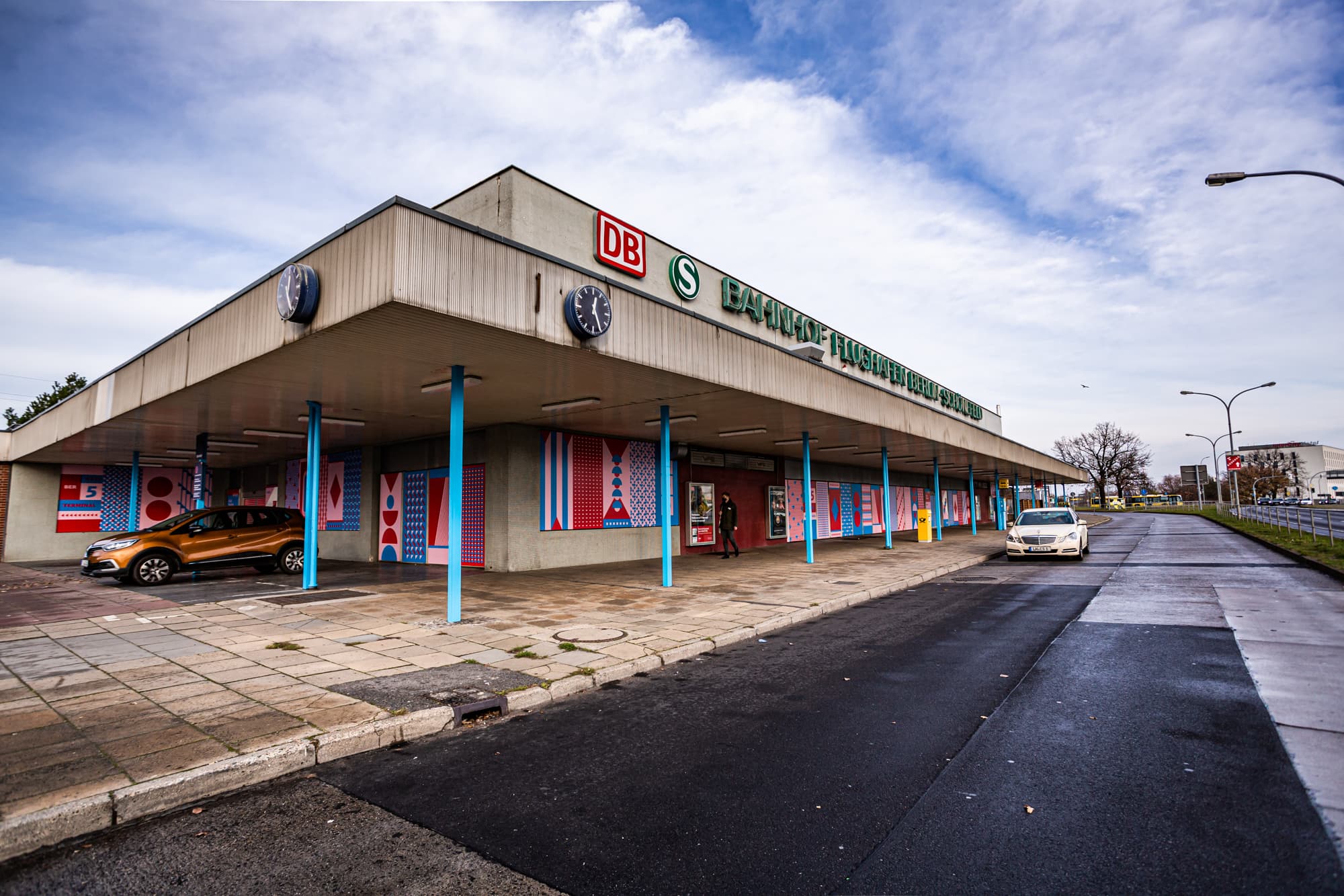 Image at row 1, column 1