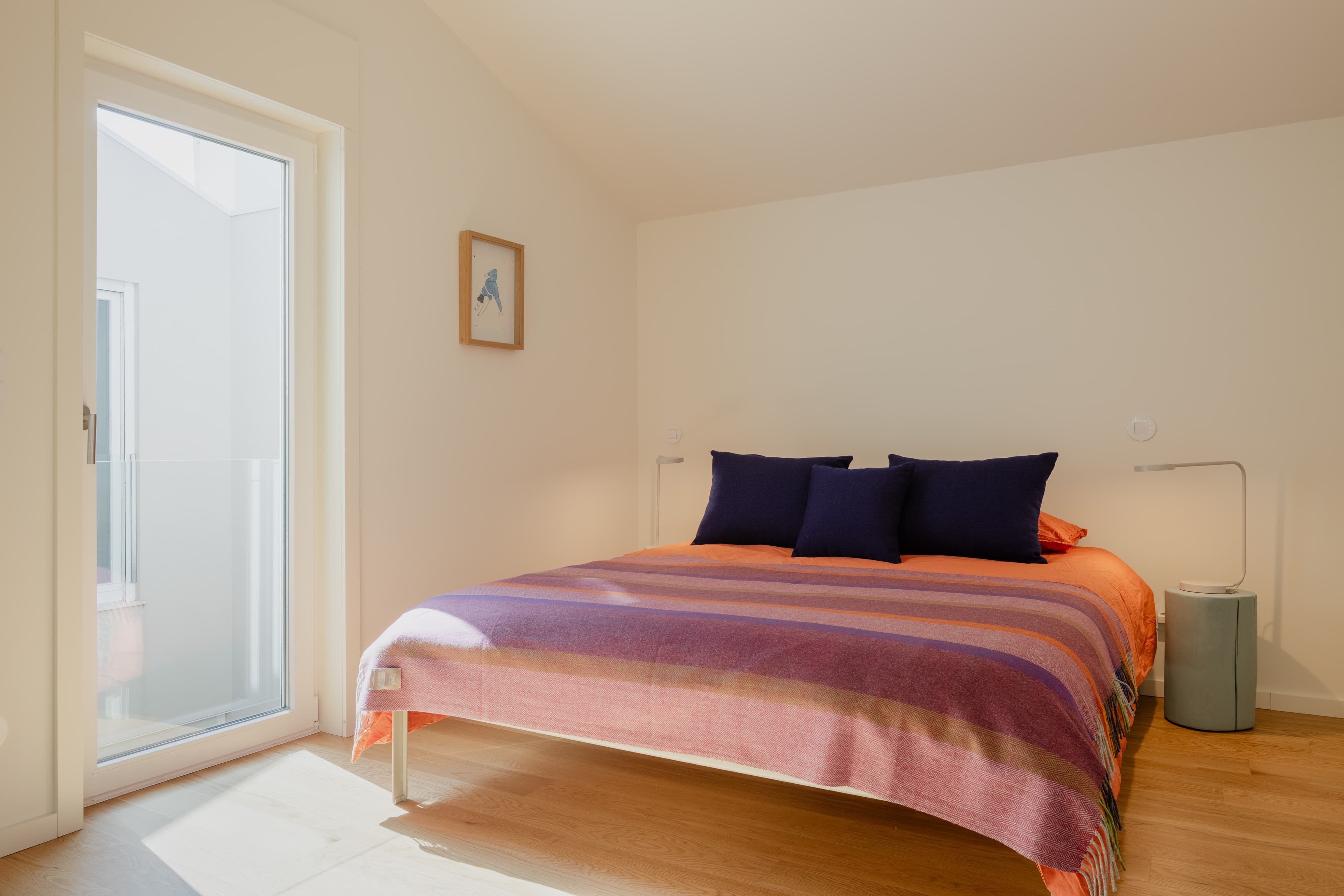 Image at row 0, column 4